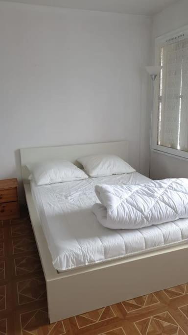 Maison De Ville 102M2 3 Chambres 몽티그니레브레통노 외부 사진
